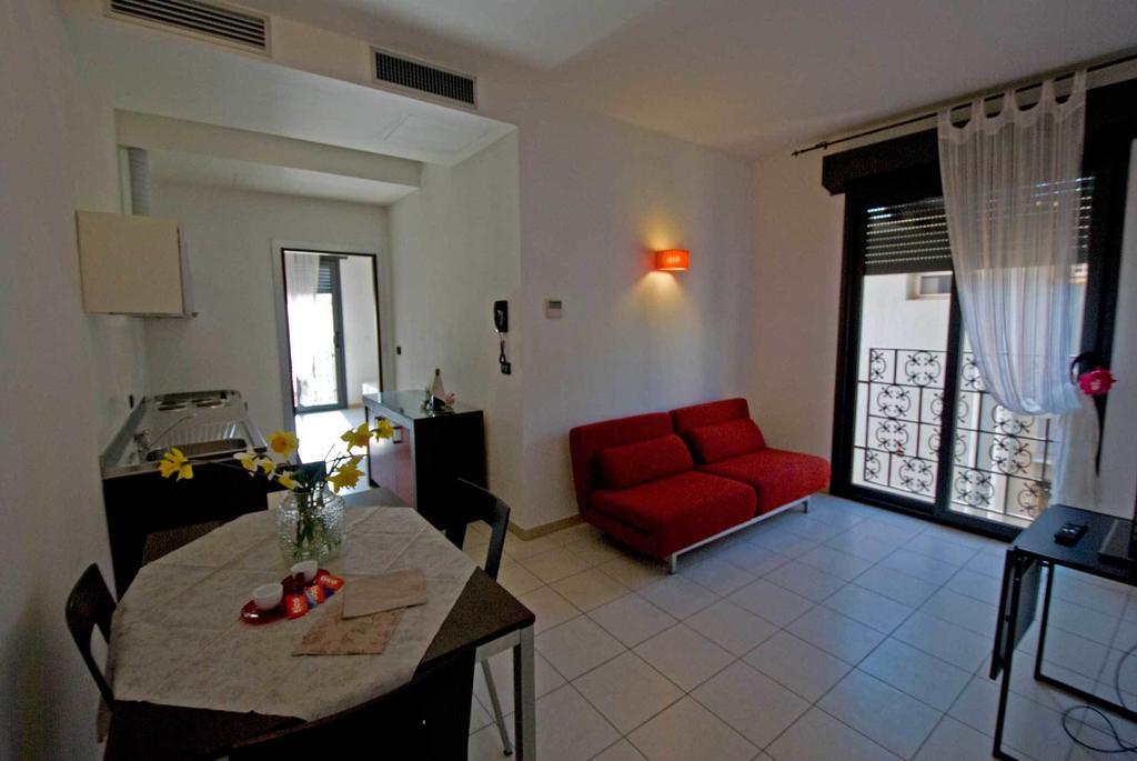 Residence Domus Римини Номер фото